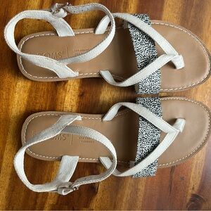 Toms sandals - W 6.5 - only worn twice!